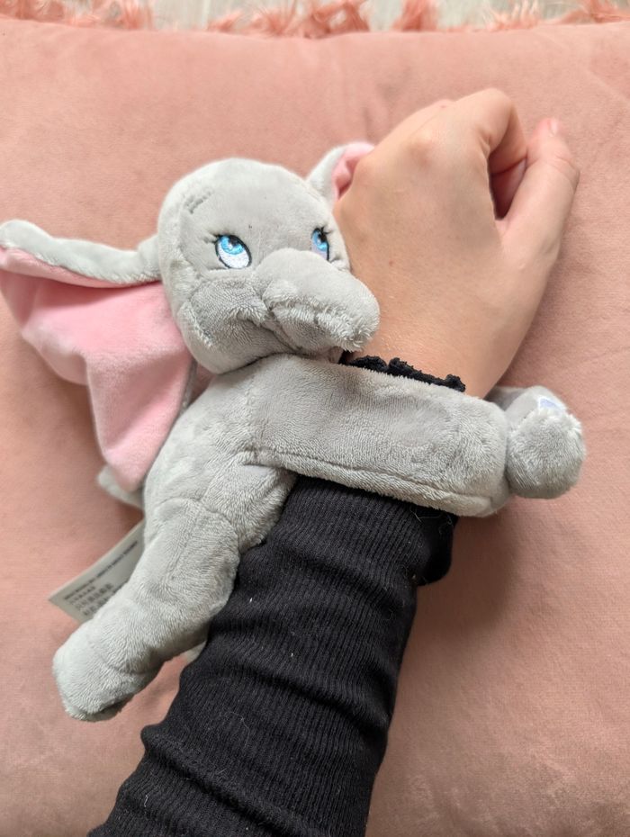 Bracelet peluche Dumbo – Disney Parks – Authentique - photo numéro 3