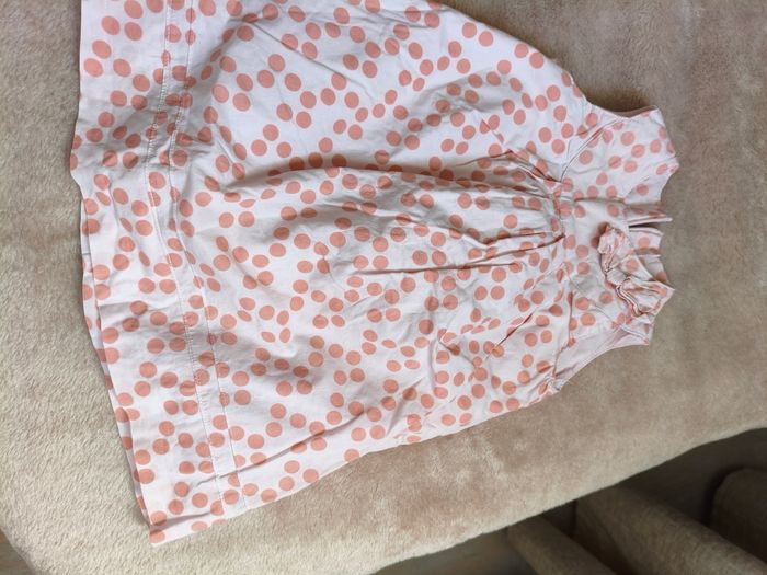 4 robes 6 mois - photo numéro 8