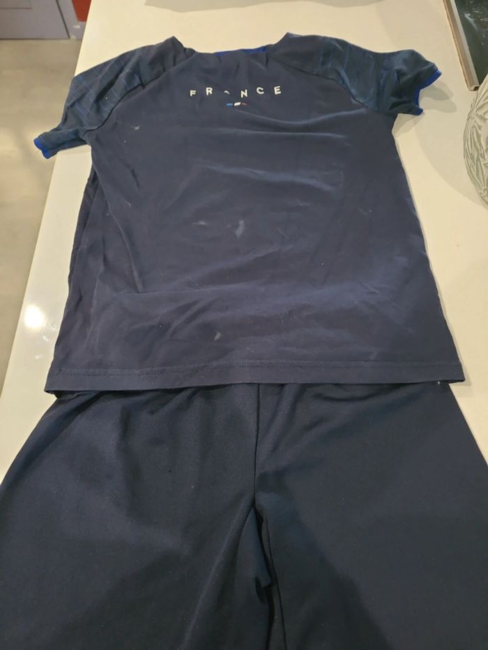Ensemble de foot, France, taille 8 ans - photo numéro 3