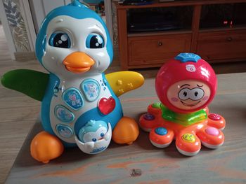 Lot jouets bébé