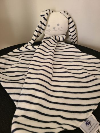 Doudou Plat/Mouchoir Lapin Blanc Rayé Bleu Marine Marinière - Petit Bateau