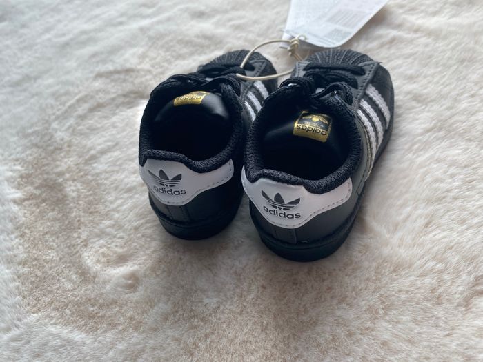 Basket superstar bébé noir - photo numéro 3
