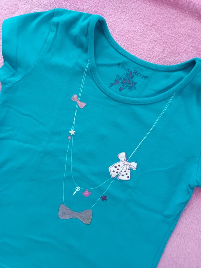 T-shirt Lisa Rose taille 5 ans en très bon état - photo numéro 2