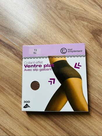 Collant effet ventre plat Couleur chair Neuf Tout simplement Taille 3