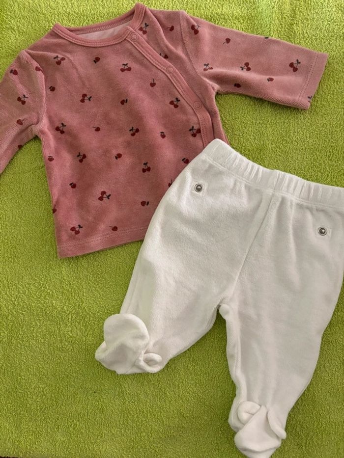 Pyjama 1 mois - photo numéro 2