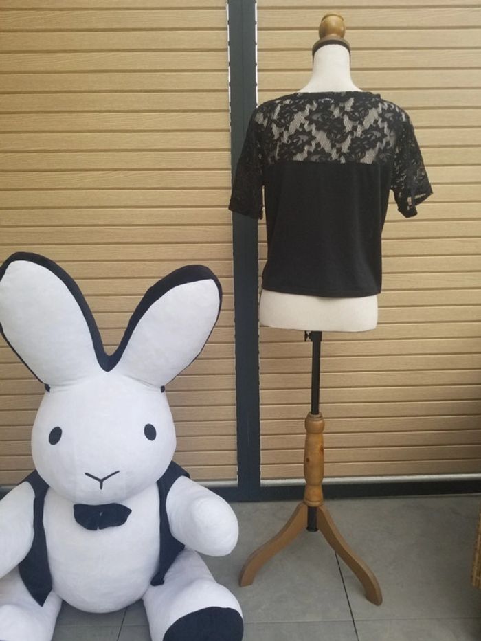 T-shirt en dentelle noir taille 38 tenu de fêtes Noël nouvel an - photo numéro 2