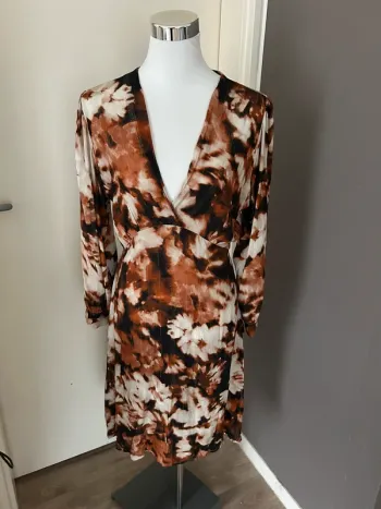 Andromède, robe imprimée, multicolore neuf avec étiquette, taille L/40