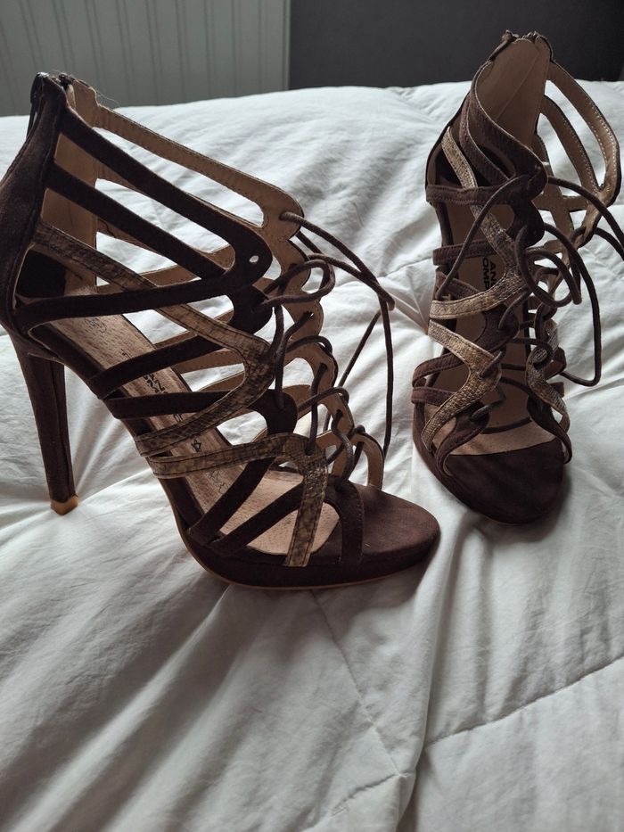 Chaussures à talons fins pointure  38