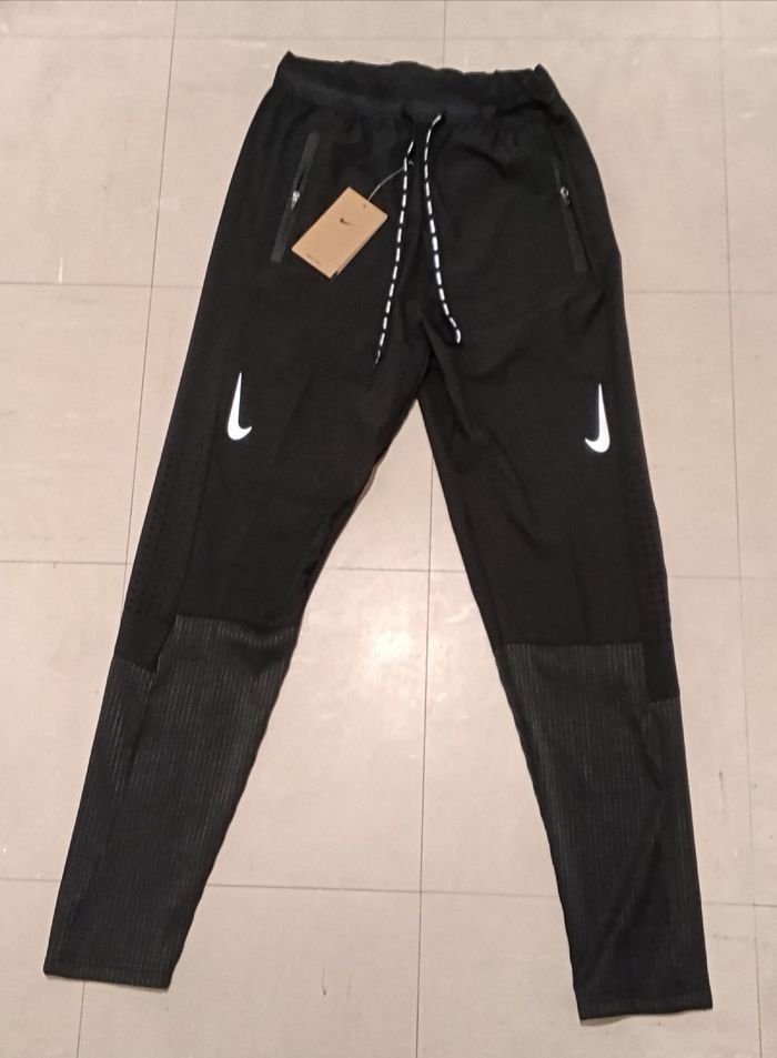 Bas de running Nike Aeroswfit neuf avec étiquette 🏷️ - photo numéro 1