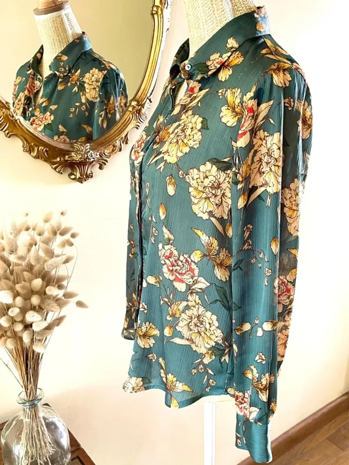 Sublime blouse chemise manche longue à boutonnage fluide motif floral Zara - photo numéro 15