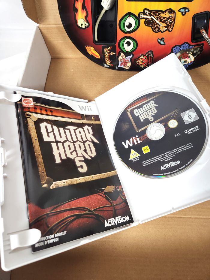 Guitar Hero 5 Nintendo Wii - Jeu + Guitare - photo numéro 10