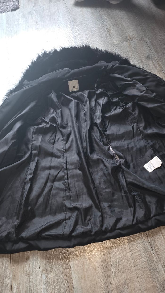 Manteau - Doudoune - veste noir chic & jeune taille 3 - 42 / 44 ( double fermeture ) recoudre l'intérieur - photo numéro 4