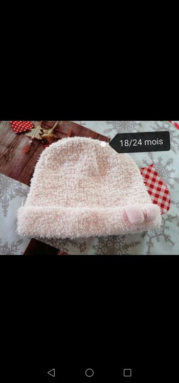 Lot 2 bonnets taille sur photo
