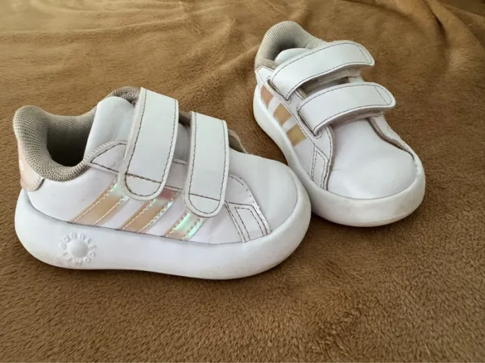 Basket adidas bubble comfy