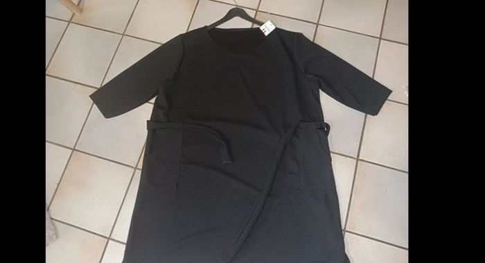 super robe taille 54 - NEUF - photo numéro 8