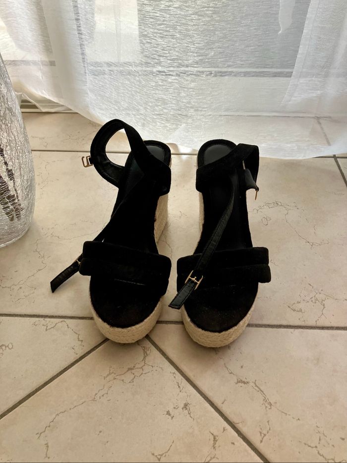 Chaussures compensées noires T.40-41 - photo numéro 10