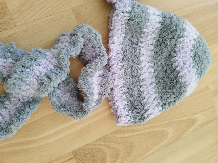 Bonnets fille + écharpe fait main 18-24 mois - photo numéro 3