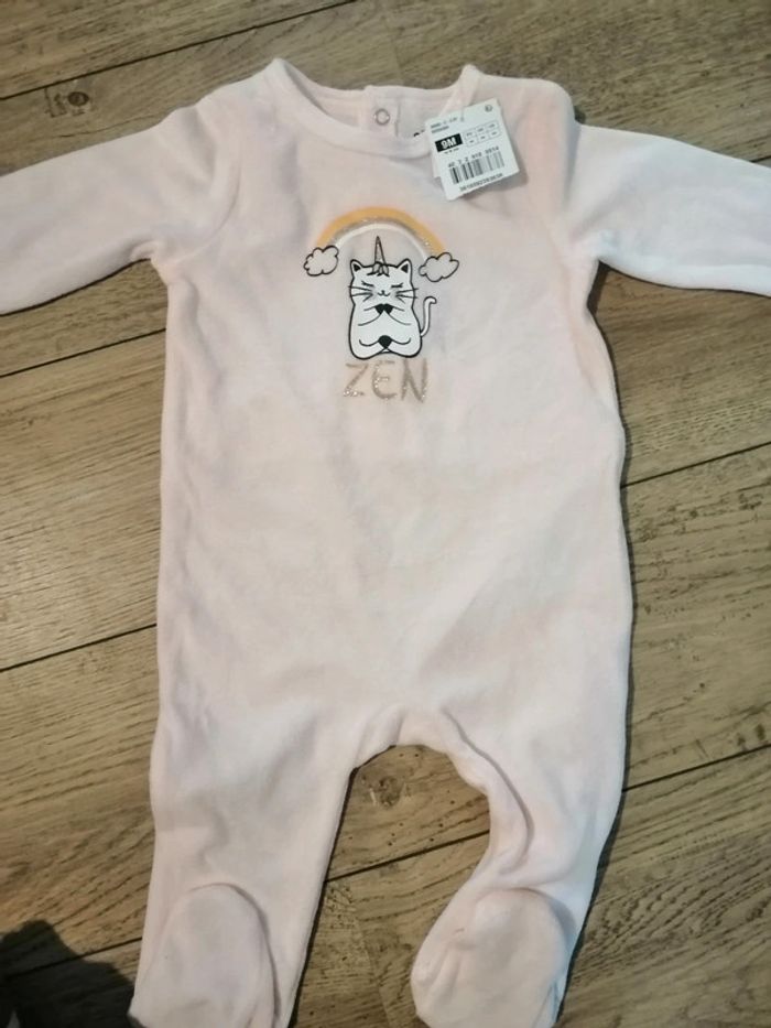 Grenouillère velours fille 9m, neuve