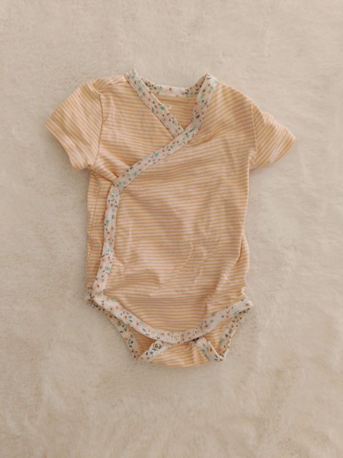 Lot bodies bébé fille - photo numéro 3