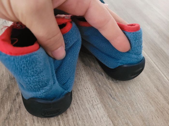 Chaussons garçon taille 26 - photo numéro 5