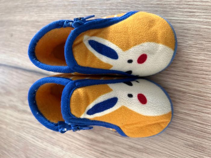 Chaussons bébé taille 19 - photo numéro 2