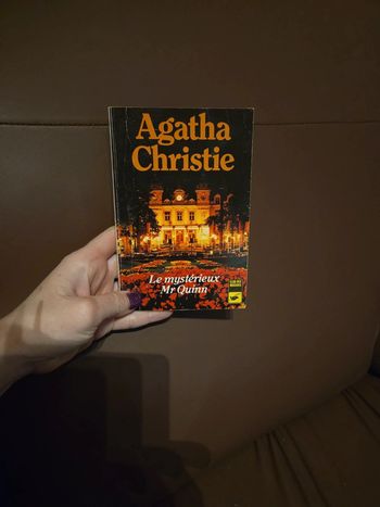 Livre Agatha Christie "Le mystérieux Mr Quinn"