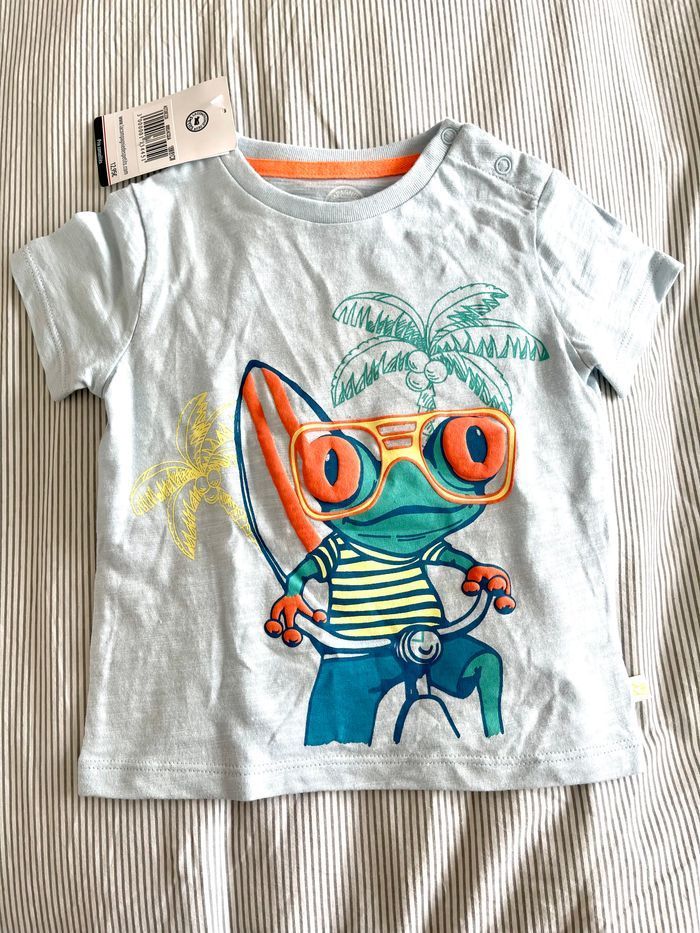T-shirt MC Grenouille 18 mois neuf.