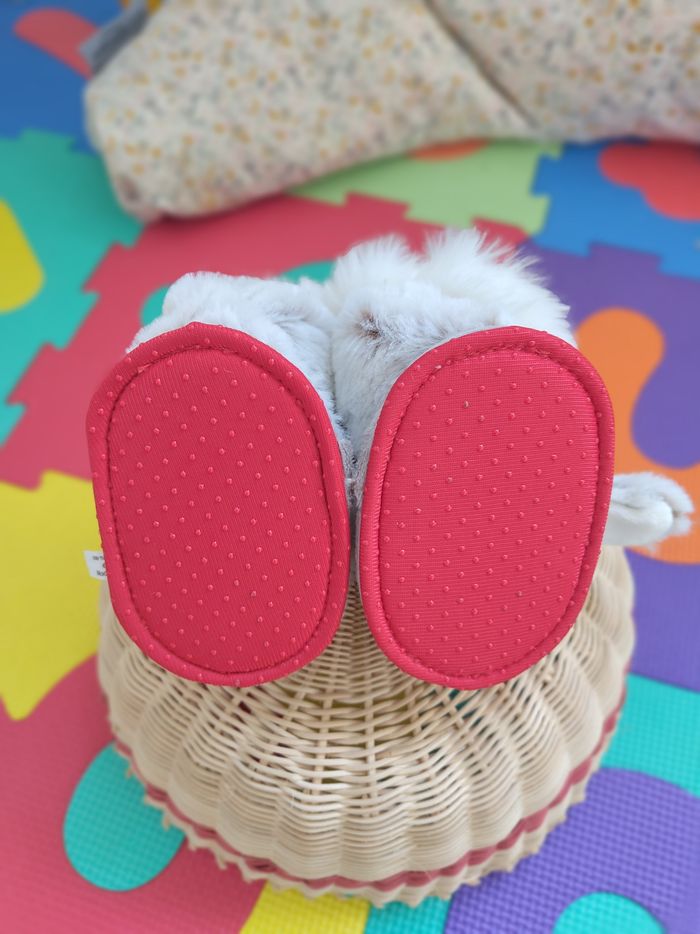 Adorables chaussons lapins tout doux NEUFS - photo numéro 4