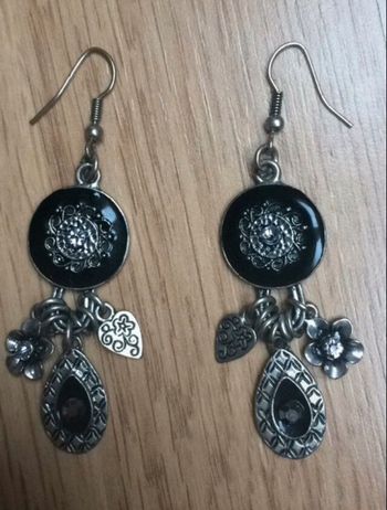 Boucle d’oreille avec 3 pendentifs