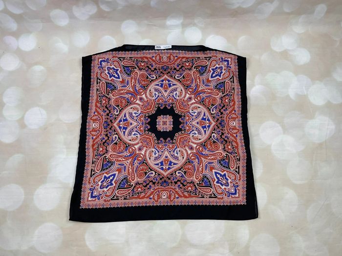 Top ZARA carré sans manche façon foulard - photo numéro 5