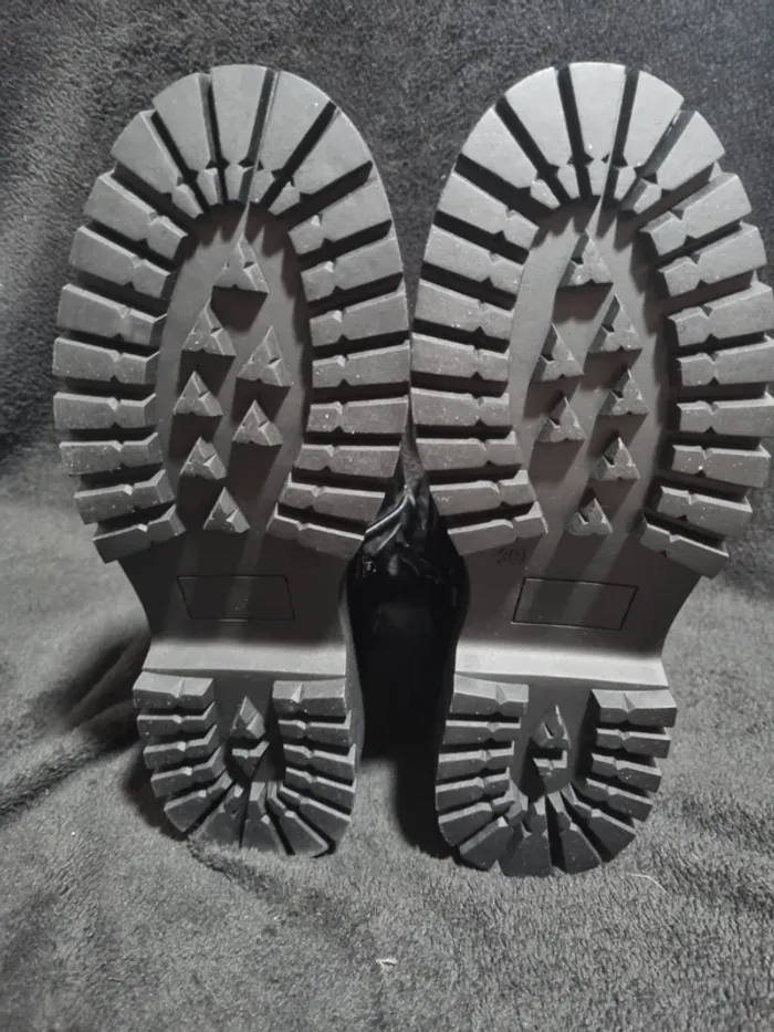 Paire De Bottines Noires - photo numéro 5