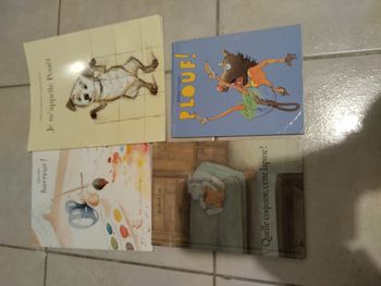 Lot de 4 livres  dont école des loisirs