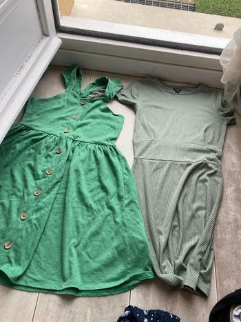 Lot robes kiabi à huit ans