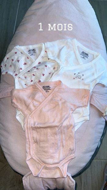 Lot 3 bodies manches courtes