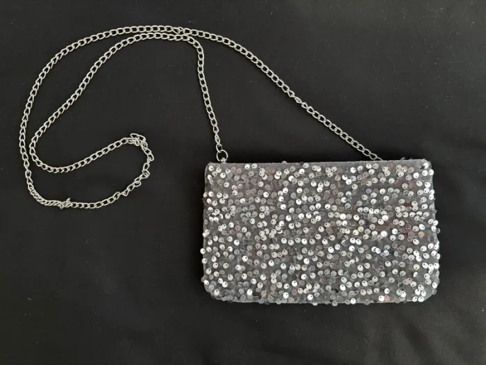 Pochette / sac à sequins argentés