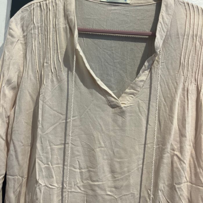 Haut beige - photo numéro 4