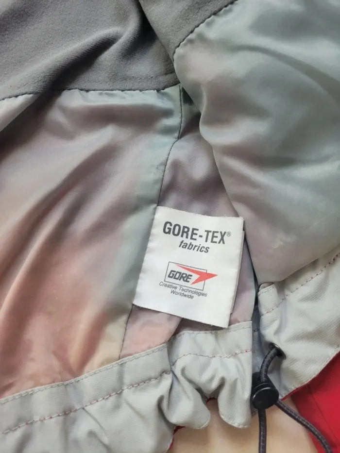 Veste imperméable coupe vent the north face rouge bandes blanches S - photo numéro 8