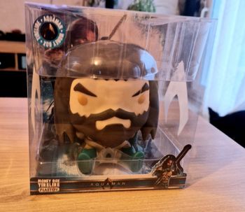Figurine  / tirelire  , Aquaman  , DC universe  , Plastoy