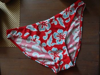 Bas de maillot de bain T M neuf