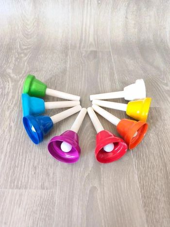 Ensemble de 8 cloches à main Neuves