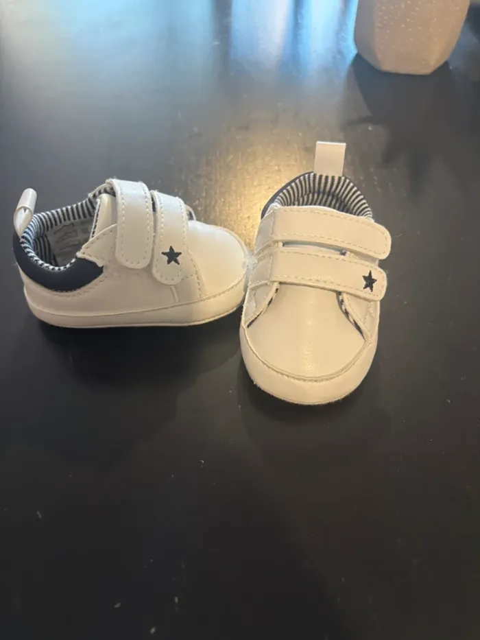 Petite chaussures chaussons - 0/3 mois