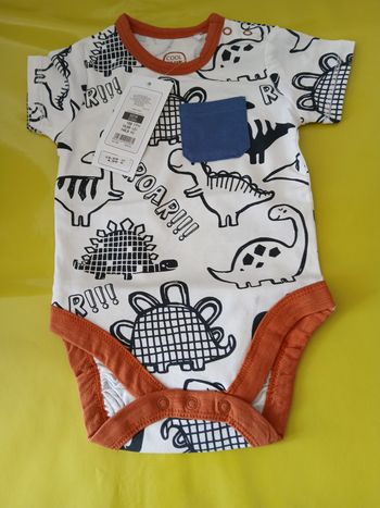 bodie garcon dinosaure 62 cm 3 mois 