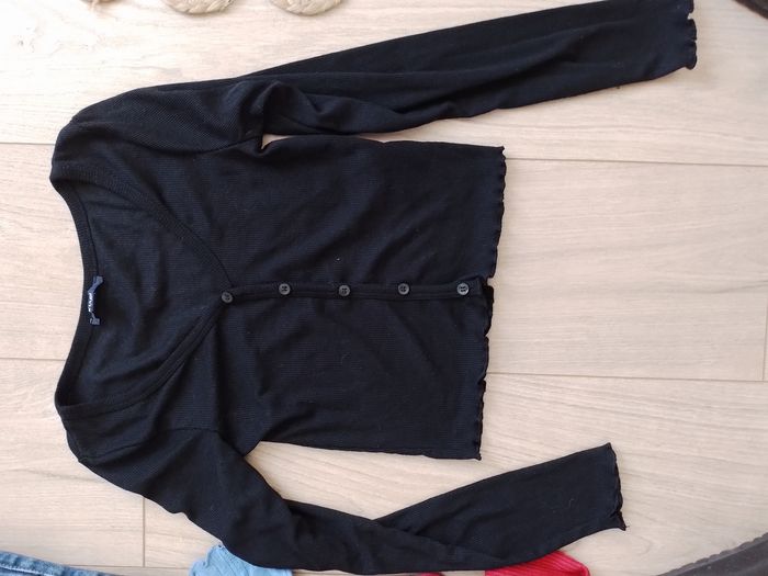 Lot jean+ robe+ 4 hauts - photo numéro 2