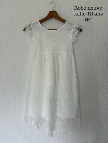 Robe neuve taille 12 ans