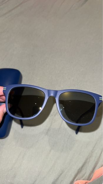 Lunette solaire Lacoste comme neuf jamais porté