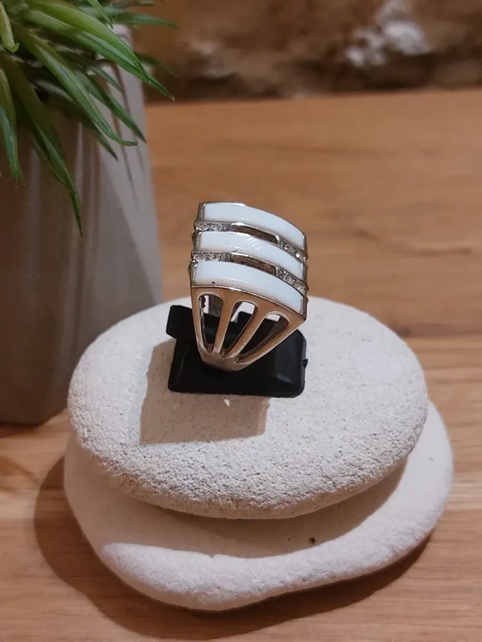 Bague argenté et blanche - photo numéro 3