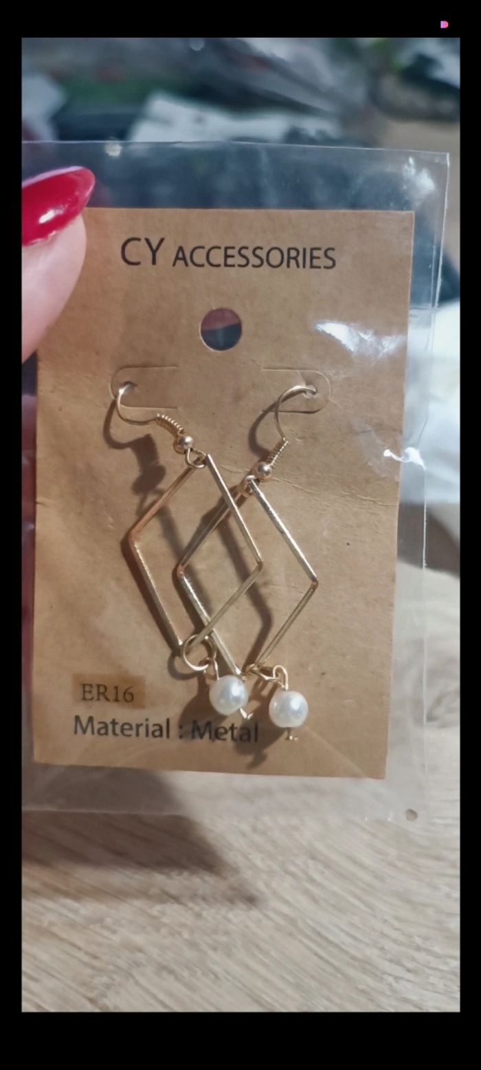 Boucle d'oreille doré