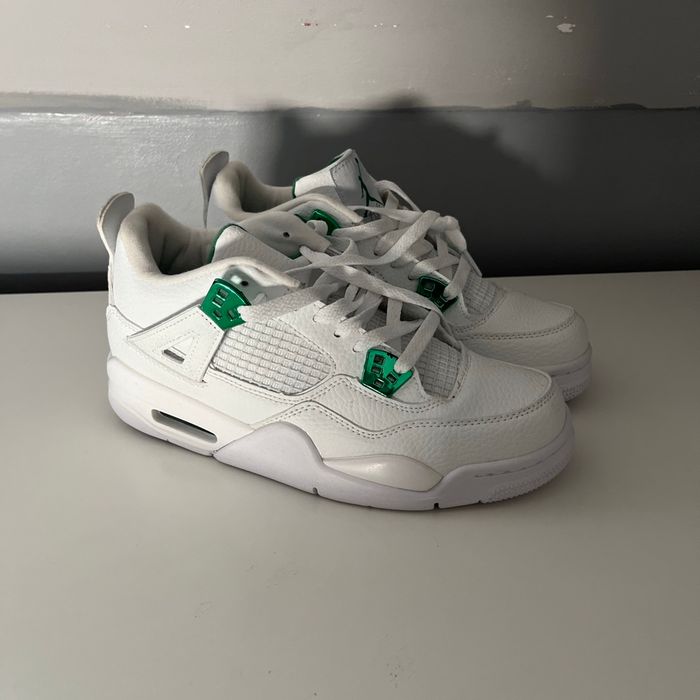 Lot de 3 paires de Jordan 4 métalliques (argent,rouge,vert) - photo numéro 4