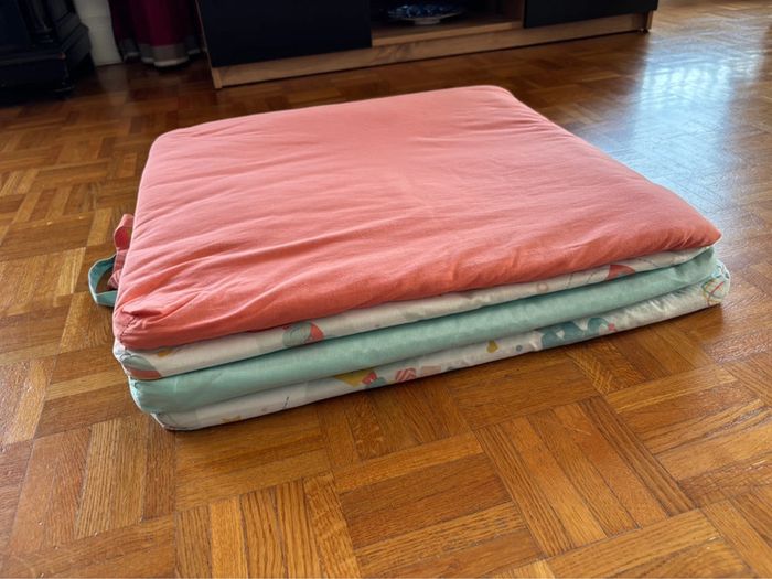 Tapis Tineo 120 cm x 120 cm parfait état - photo numéro 2