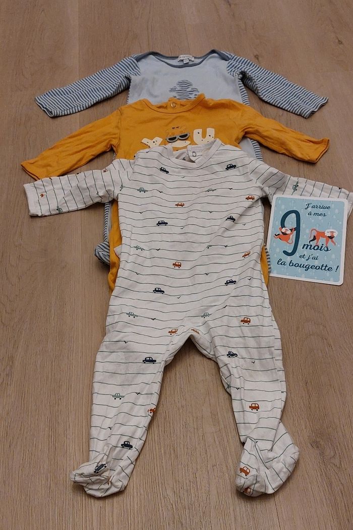 Lot pyjama 1 pièce 9 mois